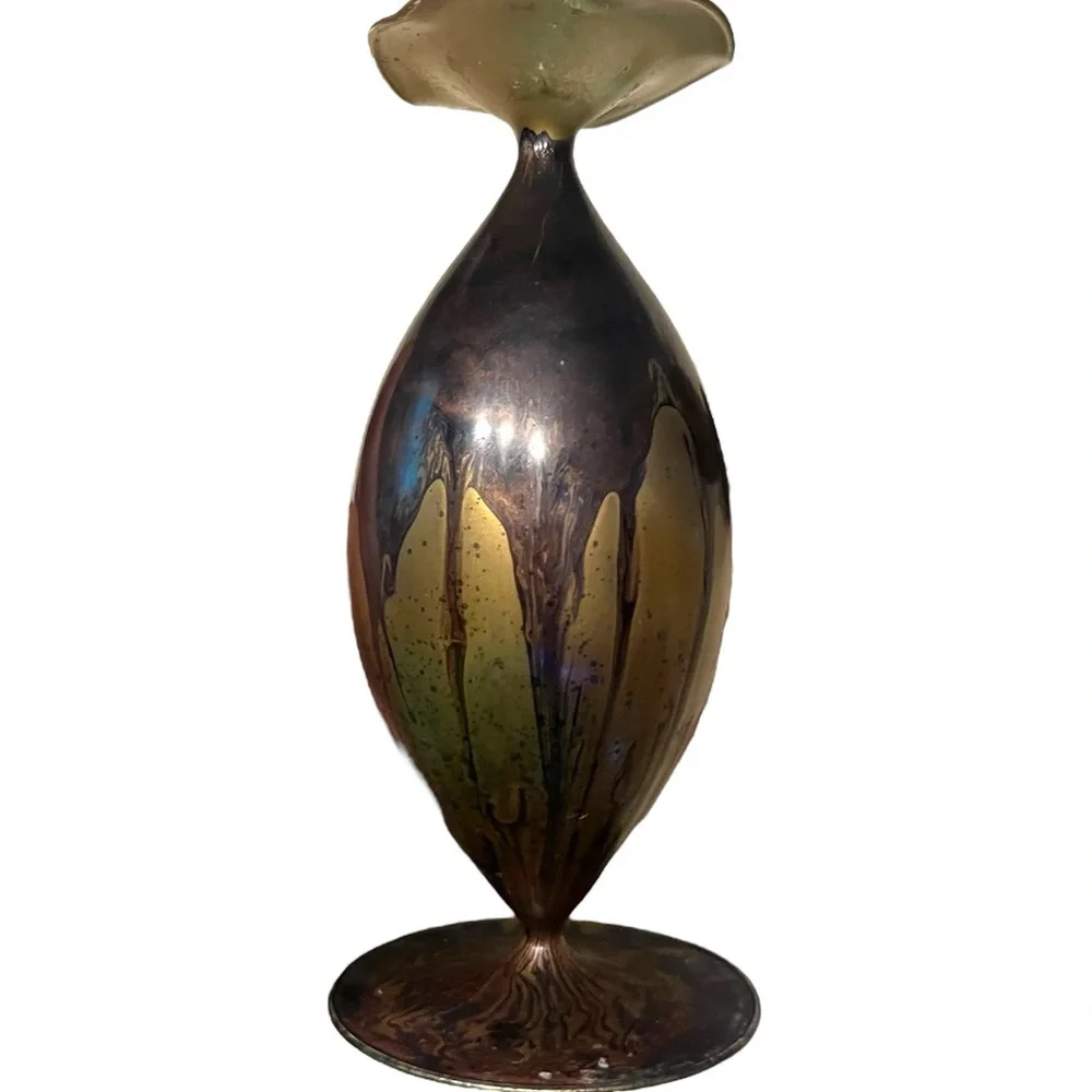 Two Vintage Art Glass Vases 7